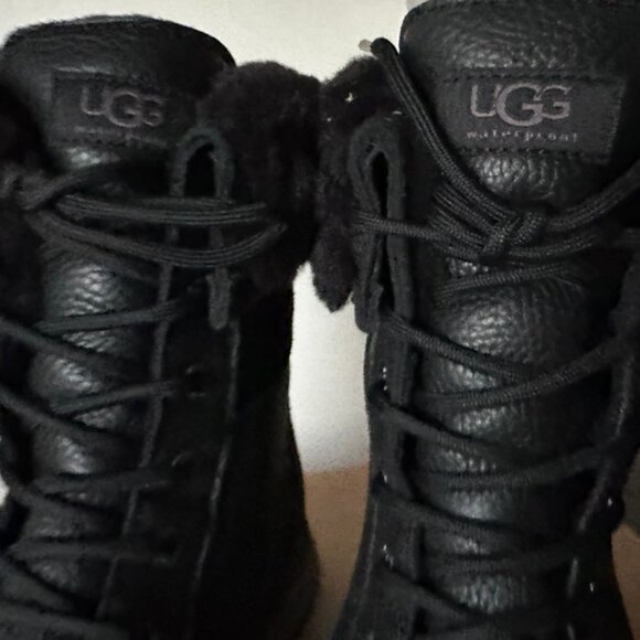 NIB UGG Adirondack III Black Leather Fur Lined Boots Women's Size 8.5  & 10 - Picture 2 of 8